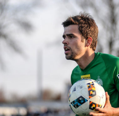 Radosław Jasiński (Warta Poznań) w meczu z Rakowem Częstochowa