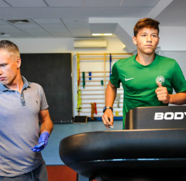 Badania wydolnościowe Warty Poznań w Rehasport Clinic. Kajetan Szmyt i dr Jakub Kryściak