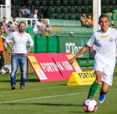 Warta Poznań - GKS Bełchatów. Trener Piotr Tworek