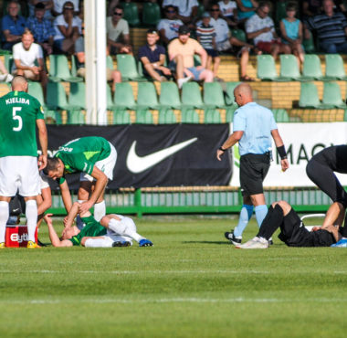 Warta Poznań - GKS Jastrzębie 1:1. Kontuzja Mateusza Kupczaka