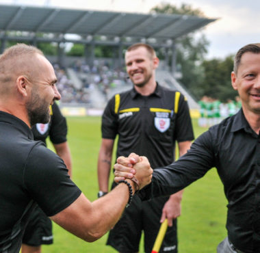 Radomiak Radom - Warta Poznań 0:2. Trenerzy Piotr Tworek i Dariusz Banasik