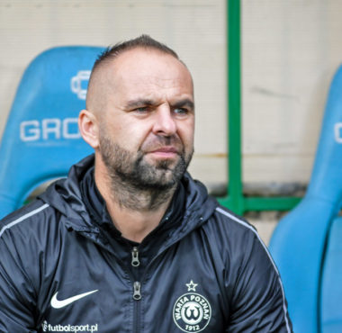 Warta Poznań - Miedź Legnica 2:1. Trener Piotr Tworek