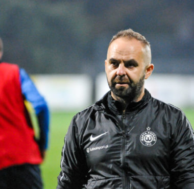 Puszcza Niepołomice - Warta Poznań 0:2. Trener Piotr Tworek