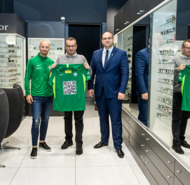 Bloch Optyk w Klubie Biznesu Warty Poznań. Wieńczysław Bloch, Marcin Janicki, Łukasz Trałka; fot. Adam Ciereszko