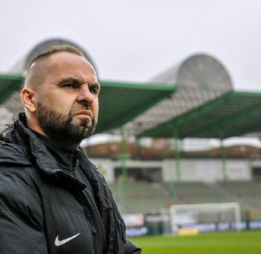 GKS Bełchatów - Warta Poznań 1:2. Trener Piotr Tworek
