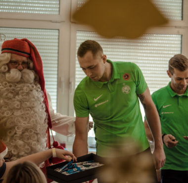 Mikołaj z Laponii, Adrian Lis i Michał Grobelny w szpitalu im. Karola Jonschera w Poznaniu