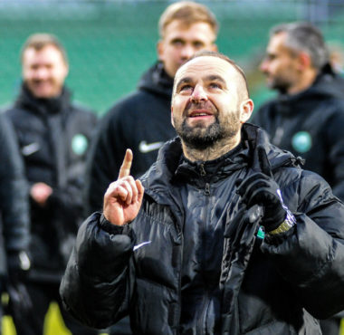 Warta Poznań - Wigry Suwałki 3:0. Trener Piotr Tworek