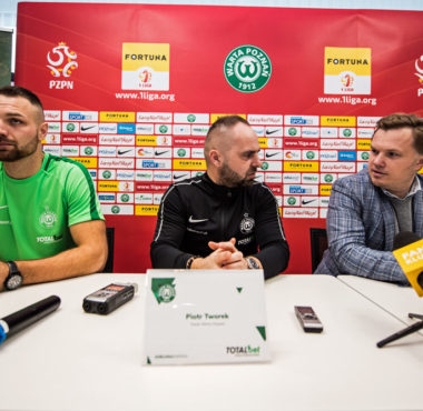 Konferencja Warty Poznań przed rundą wiosenną Fortuna 1 Ligi. Trener Piotr Tworek, dyrektor sportowy Robert Graf i kapitan Bartosz Kieliba
