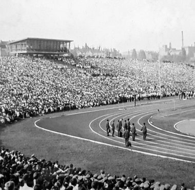 Wypełniony po brzegi stadion Warty Poznań