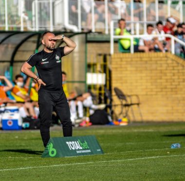 Warta Poznań - Chrobry Głogów 1:2. Trener Piotr Tworek