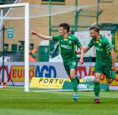 Warta Poznań - Olimpia Grudziądz 2:0. Jakub Apolinarski i Michał Grobelny