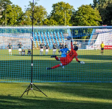 Błękitni Stargard - Warta Poznań 3:3, k. 4:5 w Pucharze Polski. Daniel Bielica