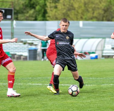 Mateusz Maluśki w meczu juniorów Warty Poznań z Chojniczanką Chojnice