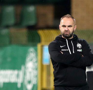Warta Poznań - Legia Warszawa 0:3. Trener Piotr Tworek
