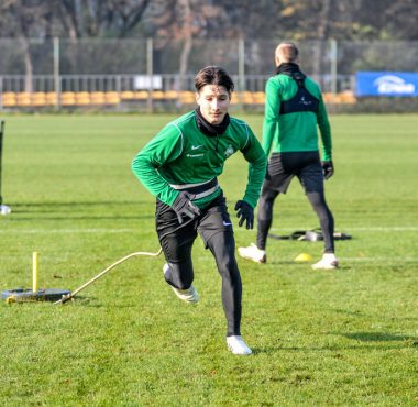 Mikołaj Stangel trenuje z Wartą Poznań