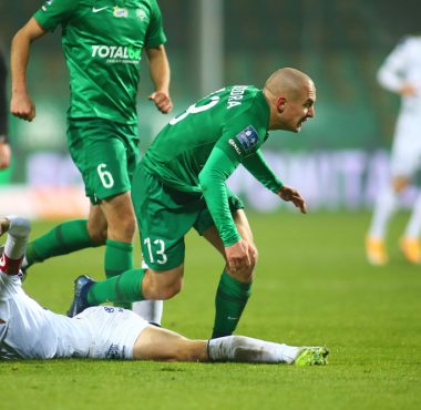 Skrót meczu Warta Poznań - Pogoń Szczecin. Jakub Kuzdra