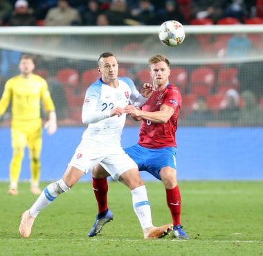 Adam Zrelak (Warta Poznań) w szerokiej kadrze Słowacji