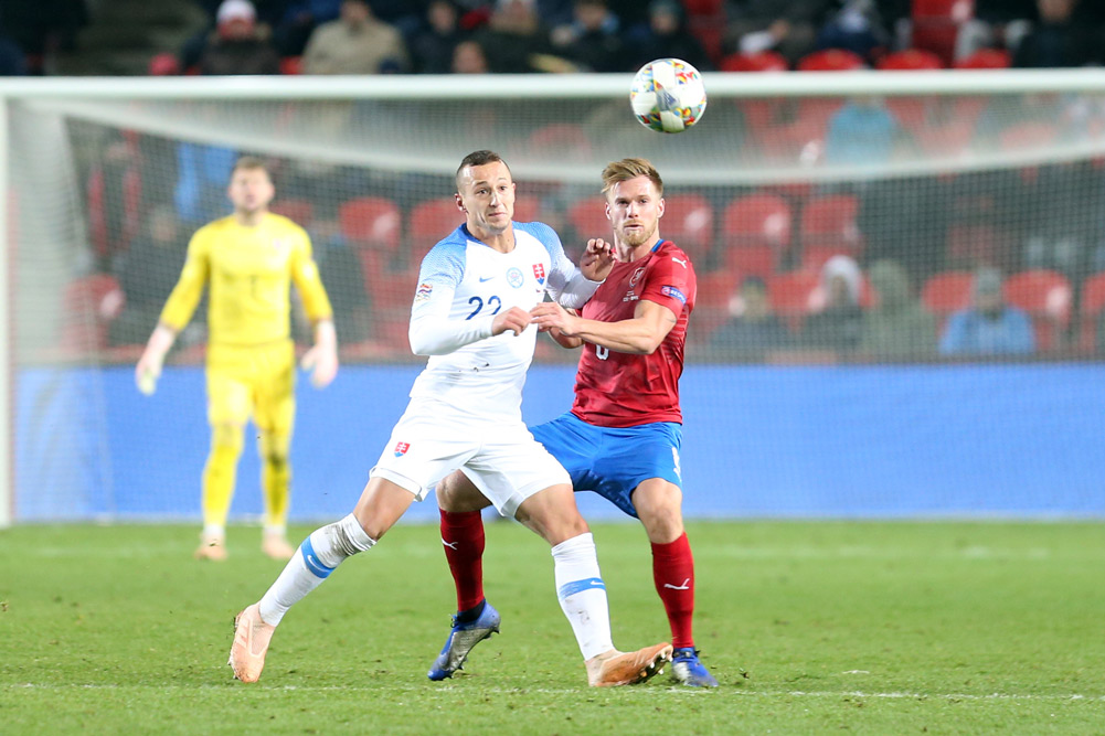 Adam Zrelak (Warta Poznań) w szerokiej kadrze Słowacji