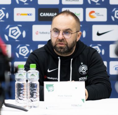 Warta Poznań - Podbeskidzie Bielsko-Biała 2:0. Trener Piotr Tworek