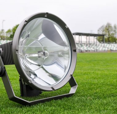 Lampy do jupiterów na stadionie Warty Poznań