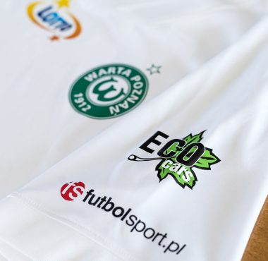 ECO-cars Sponsorem Biznes Warty Poznań. Reklama na rękawku