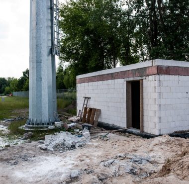 Budowa systemu podgrzewania murawy na stadionie Warty Poznań