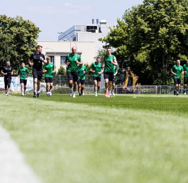 Pierwszy trening piłkarzy Warty Poznań przed sezonem 2021/22