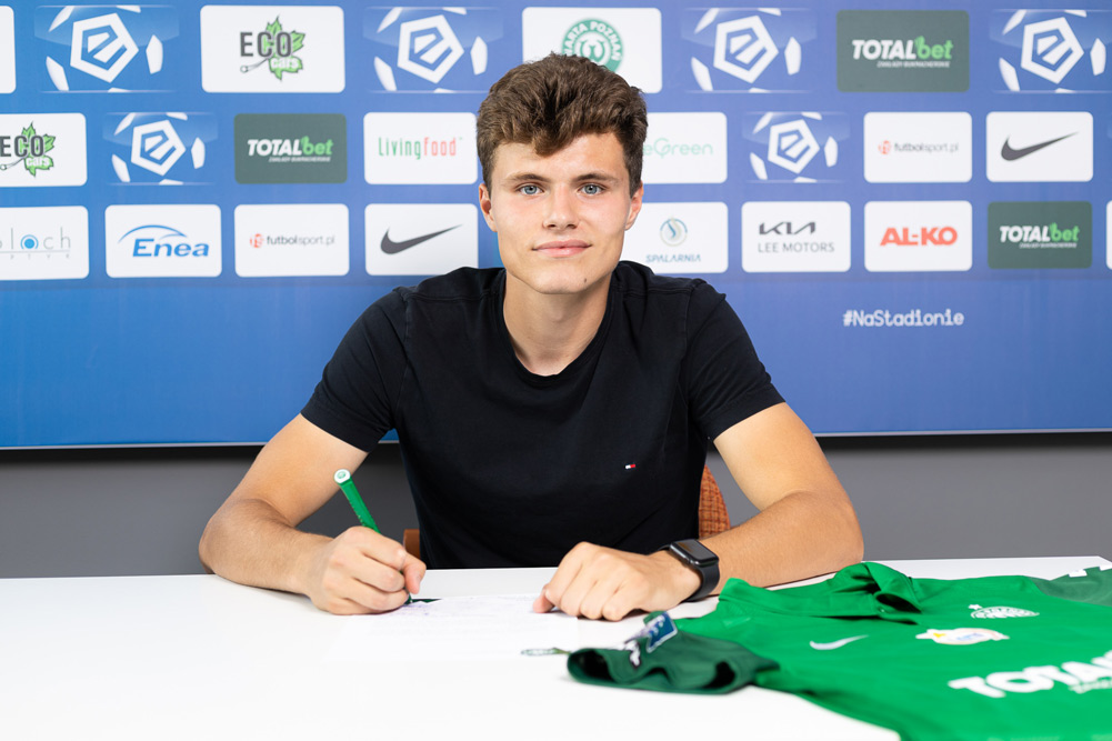 Albert Żerkowski podpisał kontrakt z Wartą Poznań