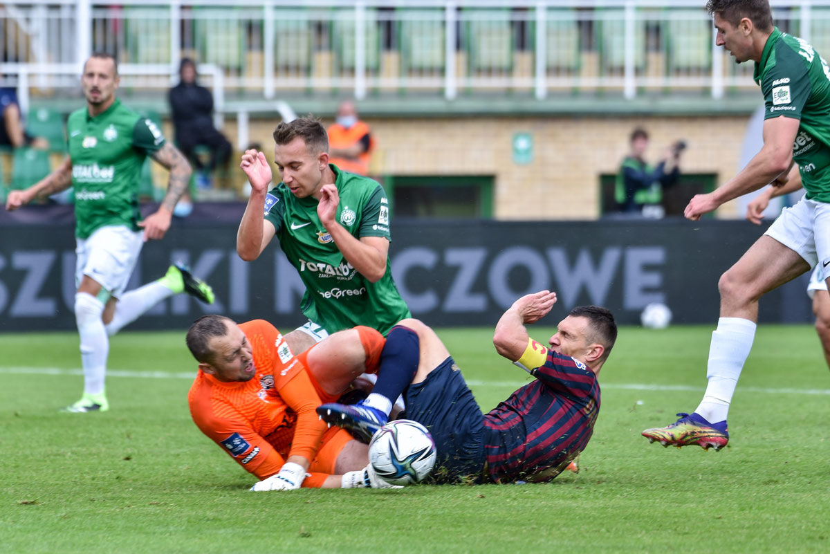 Skrót meczu Warta Poznań - Pogoń Szczecin 1:1. Adrian Lis i Konrad Matuszewski