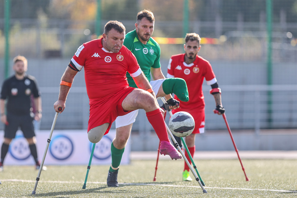 Marcin Oleksy w meczu Warta Poznań na III turnieju PZU Amp Futbol Ekstraklasy w Łodzi
