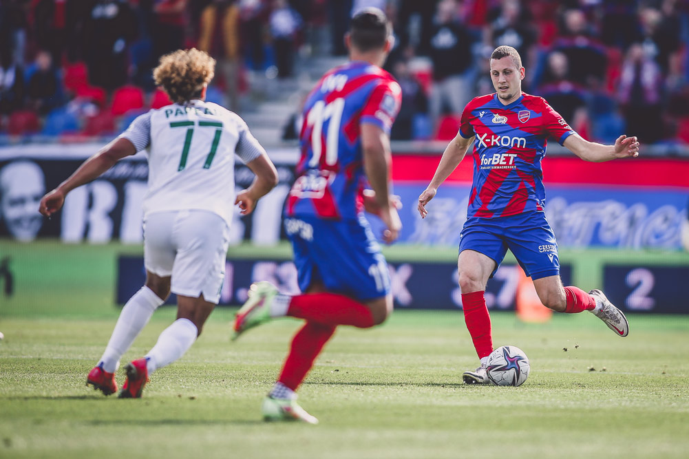 Raków Częstochowa - Warta Poznań 3:0. Skrót meczu