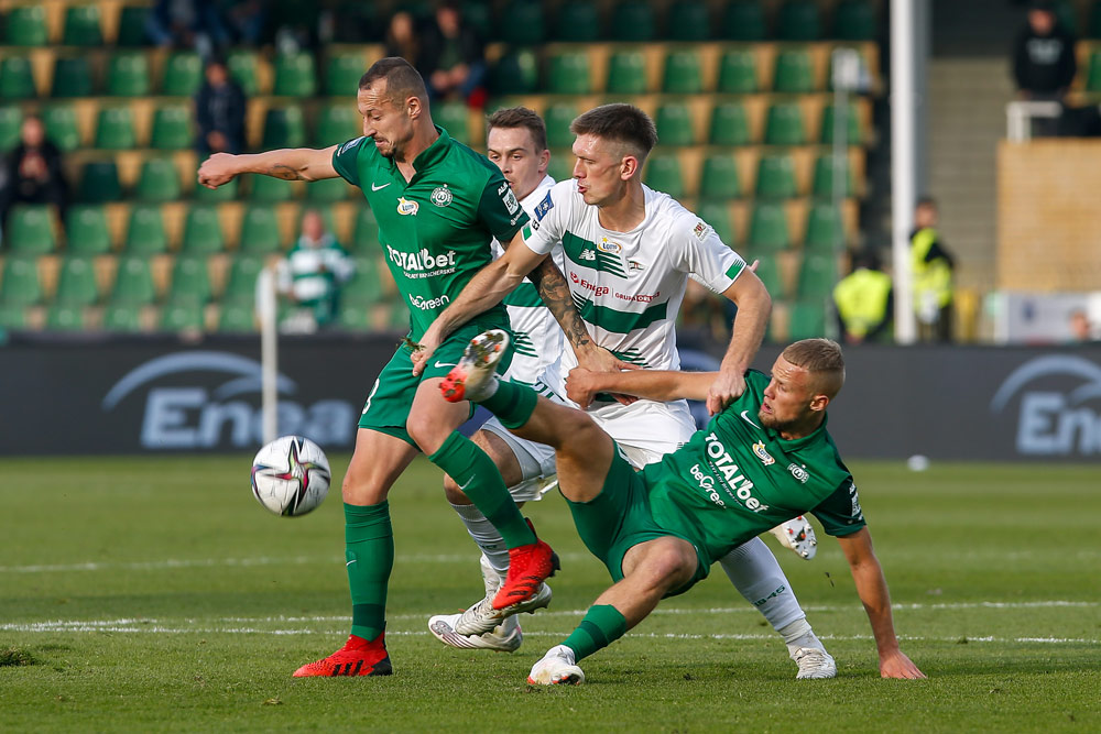 Warta Poznań - Lechia Gdańsk 0:2. Szymon Czyż i Adam Zrelak