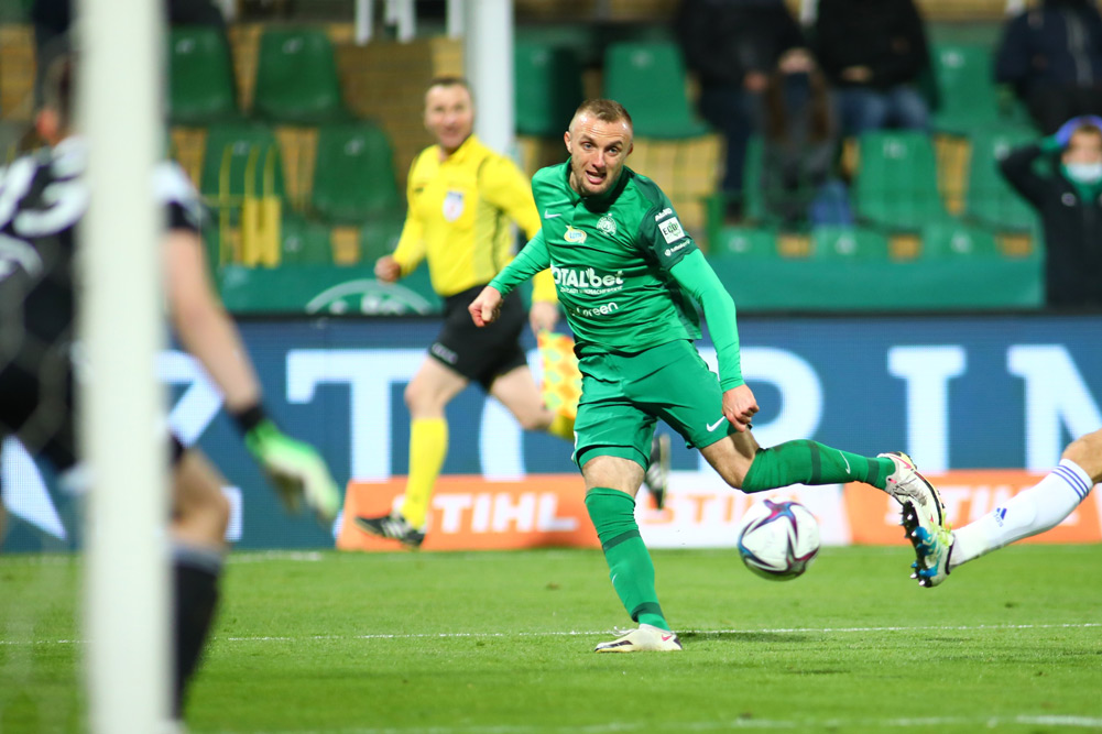 Warta Poznań gra z Lechią Gdańsk. Jan Grzesik