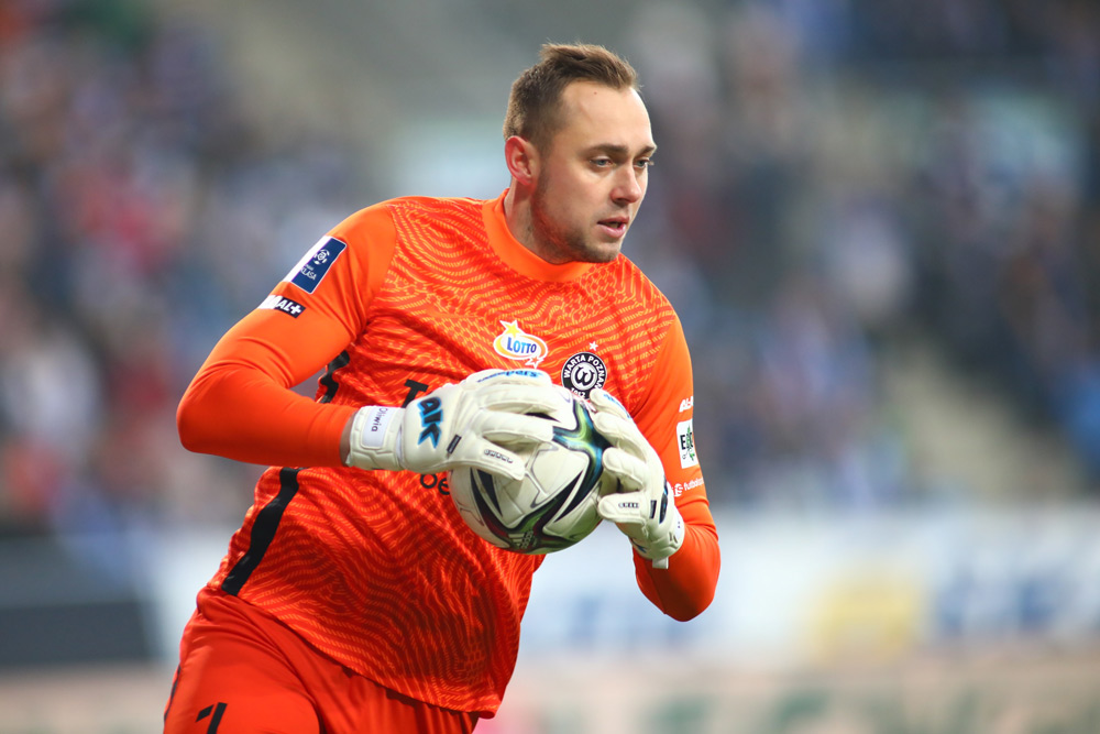 Lech Poznań - Warta Poznań 2:0. Derby Poznania. Szczegółowe statystyki, Adrian Lis