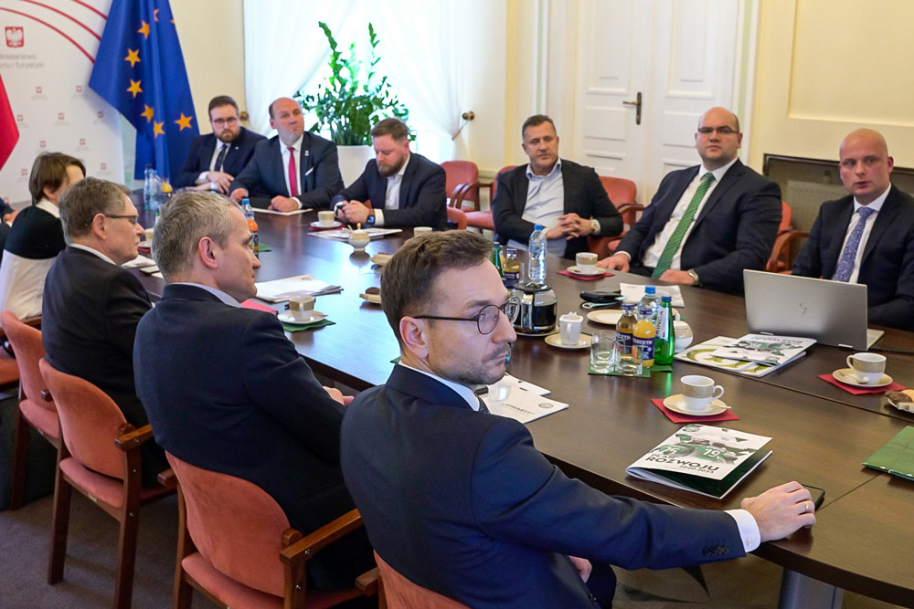 Spotkanie w sprawie modernizacji obiektów dla Warty Poznań przy Drodze Dębińskiej 12