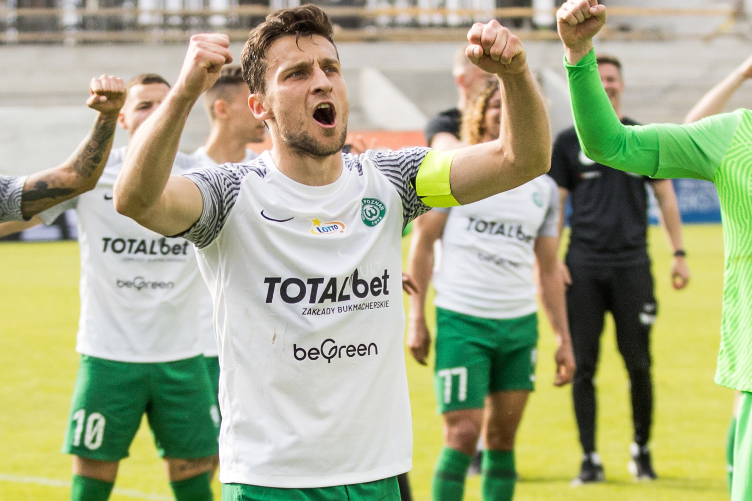 Jakub Kiełb przedłużył kontrakt z Wartą Poznań