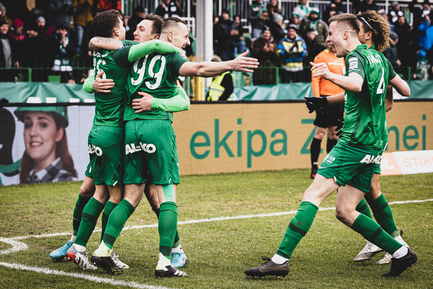 Ale Zasadził! Radość piłkarzy Warty Poznań po golu