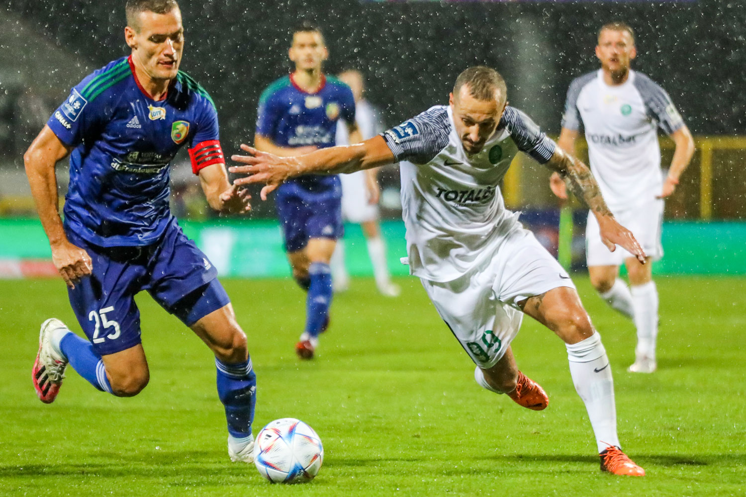 Miedź Legnica - Warta Poznań 1:2. Adam Zrelak