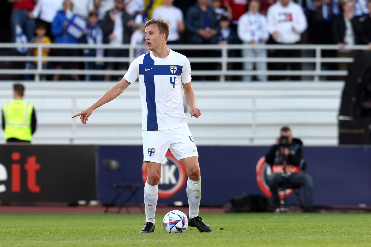 Robert Ivanov (Warta Poznań) w meczu reprezentacji Finlandii