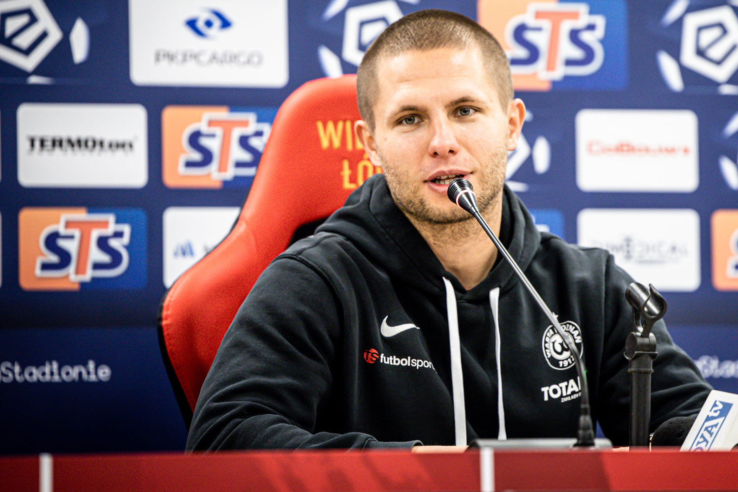 Widzew Łódź - Warta Poznań 0:2. Trener Dawid Szulczek